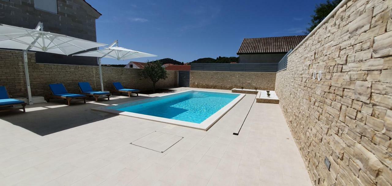 Apartament Azaleja *